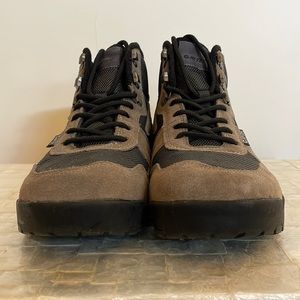 HI-TEC hiking boots